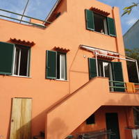 House at the second line of the sea / lake in Italy, Liguria, Vibo Valentia, 150 sq.m.
