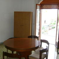 Flat in the city center, at the first line of the sea / lake in Italy, Liguria, Vibo Valentia, 95 sq.m.