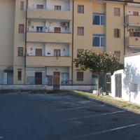 Квартира на второй линии моря/озера, в центре города в Италии, Лигурия, Вибо-Валентия, 35 кв.м.