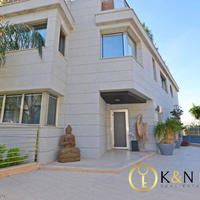 Townhouse at the first line of the sea / lake in Spain, Comunitat Valenciana, Alicante, 300 sq.m.