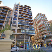 Flat in the city center in Spain, Comunitat Valenciana, Alicante, 125 sq.m.