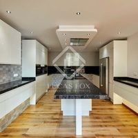 Вилла у озера, у моря в Испании, Каталония, Льорет-де-Мар, 420 кв.м.