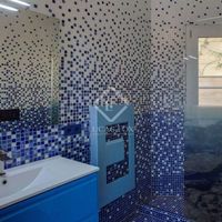 Вилла в большом городе, у моря в Испании, Каталония, Льорет-де-Мар, 335 кв.м.