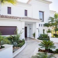Villa in the suburbs in Spain, Andalucia, 430 sq.m.