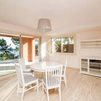 Вилла у озера, у моря в Испании, Каталония, Льорет-де-Мар, 316 кв.м.