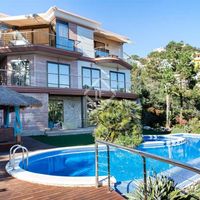 Вилла у моря в Испании, Каталония, Льорет-де-Мар, 408 кв.м.