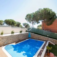 Вилла у моря в Испании, Каталония, Льорет-де-Мар, 452 кв.м.