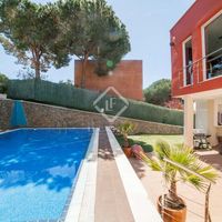 Вилла у моря в Испании, Каталония, Льорет-де-Мар, 452 кв.м.