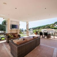 Вилла у моря в Испании, Каталония, Льорет-де-Мар, 452 кв.м.