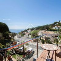 Вилла у моря в Испании, Каталония, Льорет-де-Мар, 452 кв.м.