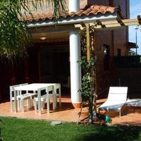 Townhouse in the suburbs in Spain, Catalunya, Cambrils, 310 sq.m.