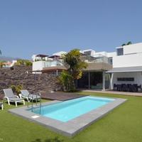 Villa in Spain, Canary Islands, Santa Cruz de Tenerife, 335 sq.m.