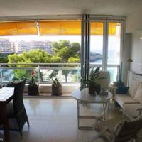 Квартира на первой линии моря/озера в Испании, Каталония, Камбрилс, 110 кв.м.