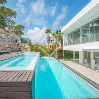 Villa by the lake, at the seaside in Spain, Catalunya, Girona, 413 sq.m.