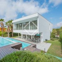 Villa by the lake, at the seaside in Spain, Catalunya, Girona, 413 sq.m.