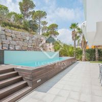 Villa by the lake, at the seaside in Spain, Catalunya, Girona, 413 sq.m.