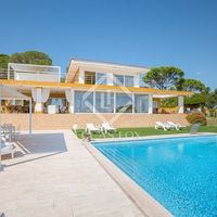 Villa in the big city, at the seaside in Spain, Catalunya, Girona, 971 sq.m.