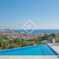 Villa in the big city, at the seaside in Spain, Catalunya, Girona, 971 sq.m.