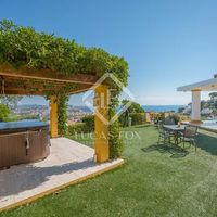 Villa in the big city, at the seaside in Spain, Catalunya, Girona, 971 sq.m.