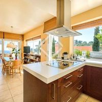 Villa in the big city, at the seaside in Spain, Catalunya, Girona, 971 sq.m.