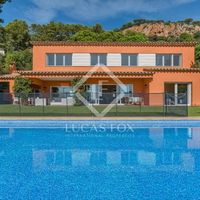 Villa at the seaside in Spain, Catalunya, Sant Feliu de Guixols, 380 sq.m.