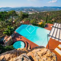 Вилла в горах, у моря в Испании, Каталония, Льорет-де-Мар, 809 кв.м.