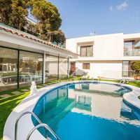 Вилла у моря в Испании, Каталония, Льорет-де-Мар, 500 кв.м.