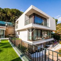 Вилла у моря в Испании, Каталония, Льорет-де-Мар, 500 кв.м.