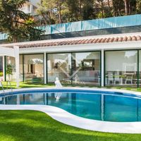 Вилла у моря в Испании, Каталония, Льорет-де-Мар, 500 кв.м.