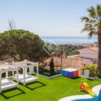 Вилла у моря в Испании, Каталония, Льорет-де-Мар, 500 кв.м.