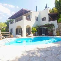 Villa in the suburbs in Republic of Cyprus, Eparchia Pafou, Paphos, 666 sq.m.