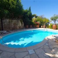 Villa in the suburbs in Republic of Cyprus, Eparchia Pafou, Paphos, 666 sq.m.