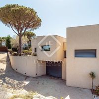 Вилла у моря в Испании, Каталония, Сан-Фелиу-де-Гишольс, 699 кв.м.