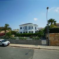 House in the suburbs in Republic of Cyprus, Eparchia Pafou, 191 sq.m.