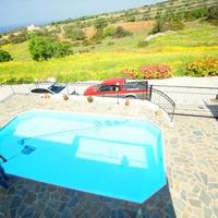Villa in the suburbs in Republic of Cyprus, Eparchia Pafou, Paphos