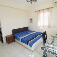 Вилла на второй линии моря/озера на Кипре, Пафос, 200 кв.м.