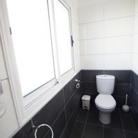 Вилла на второй линии моря/озера на Кипре, Пафос, 200 кв.м.