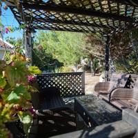 Вилла на первой линии моря/озера на Кипре, Пафос