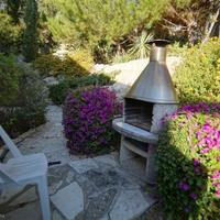 Вилла на первой линии моря/озера на Кипре, Пафос