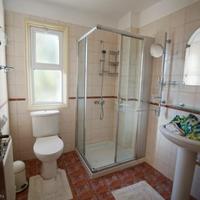 Вилла на первой линии моря/озера на Кипре, Пафос