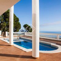 Вилла у моря в Испании, Каталония, Льорет-де-Мар, 275 кв.м.