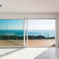 Вилла у моря в Испании, Каталония, Льорет-де-Мар, 275 кв.м.