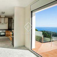 Вилла у моря в Испании, Каталония, Льорет-де-Мар, 275 кв.м.