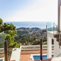 Вилла у моря в Испании, Каталония, Льорет-де-Мар, 275 кв.м.