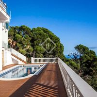 Вилла у моря в Испании, Каталония, Льорет-де-Мар, 275 кв.м.