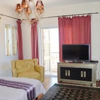 Вилла на второй линии моря/озера, в пригороде на Кипре, Пафос, 400 кв.м.