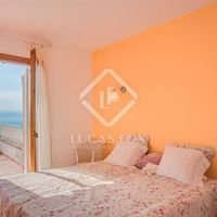 Вилла у озера, у моря в Испании, Каталония, Льорет-де-Мар, 263 кв.м.