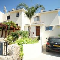 Townhouse in the city center, in the suburbs in Republic of Cyprus, Eparchia Pafou, 160 sq.m.