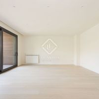 Apartment in the big city in Spain, Catalunya, Barcelona, 115 sq.m.