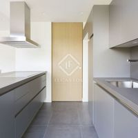 Apartment in the big city in Spain, Catalunya, Barcelona, 115 sq.m.